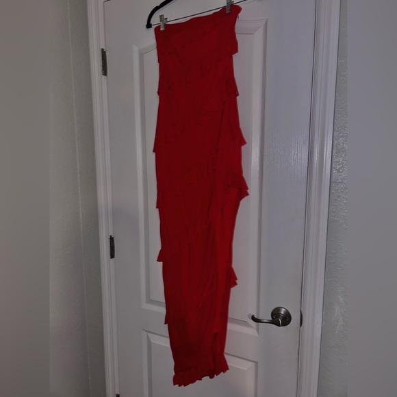 White Fox Sweet Desire Maxi Dress Red in Size Medium BNWT - Picture 3 of 3